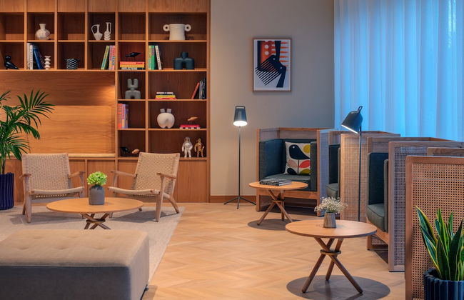 Staybridge Suites Dubai Internet City by IHG - Photo 39