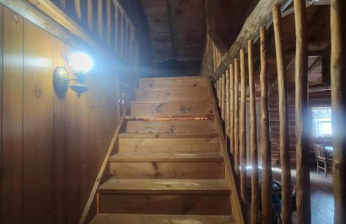 Charming Country Cabin- Cozy, Scenic View, HOT TUB, near CMAC - Foto 22