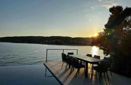 Seafront Villa Serenita - Photo 4