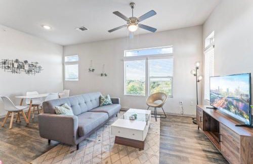 Spacious 2BR King Bed Suites Close to Downtown and Airport - Foto 42