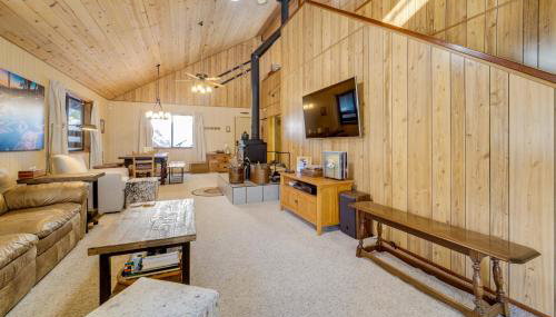 6 Mi to Sugar Bowl Resort Soda Springs Cabin! - Foto 5