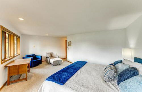 Serene La Conner Retreat with Fireplace and Deck! - Foto 17