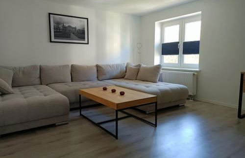 D-Quadrat FeWo "Doni" für Familien, Geschäftsreisende und Urlauber, mit 3 Zimmern, Tageslichtbad, Südbalkon und Kingsize-Betten, für bis max 6 Erwachsene und 2 Kleinkinder - Foto 14