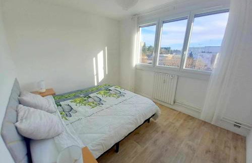 T3 57m2 avec balcon proche gare SNCF - WIFI, Netflix, café et thé offerts - Foto 13