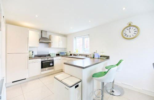 Lavish Lodge - Perfect for couples, families and contractors! - Foto 14