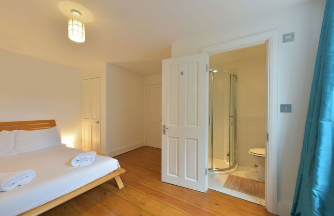 Victoria Gardens - Photo 2