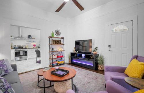 Vineyard Cottage-Pet Friendly & Walk to Oaklawn! - Foto 7