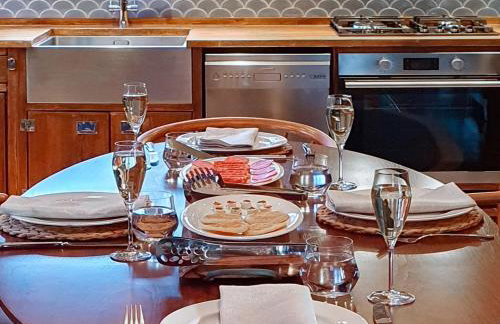 Benchwood House - Photo 13