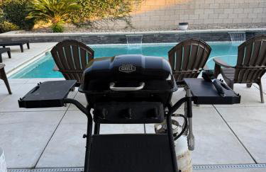 Spacious Home with Private Pool - Photo 38