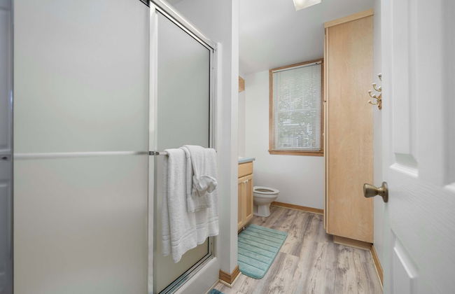 Secluded Waterfront Retreat for 23 Dock, Pets OK - Foto 19