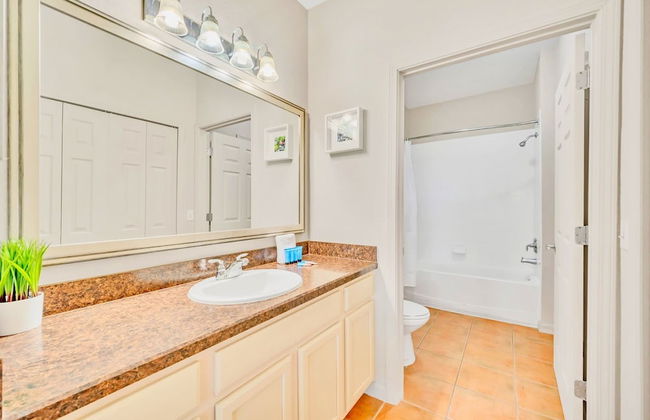 Modern 2BR Condo- Pool Hot Tub Close to Disney - Foto 15