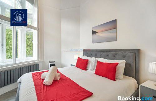 Last-Minute Reserve l Sleeps Up to 4 Guests l Flat 1 l One-Bedroom Apartment with King Bed and High Ceilings Near Camden by Live London Short Lets & Serviced Accommodation - Foto 19