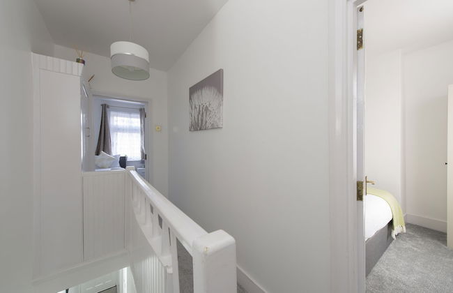 Fortified Three Bedroom Home - Foto 17