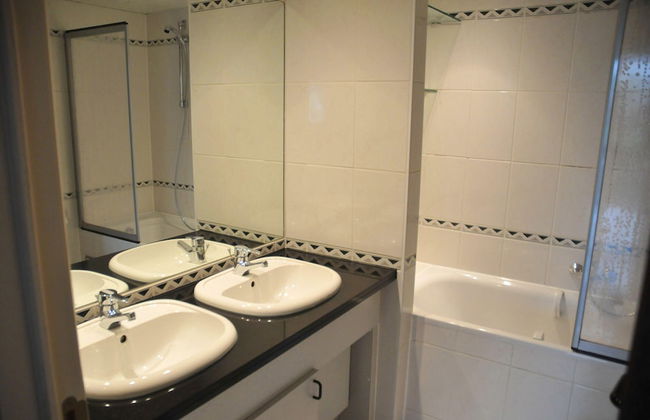 Apt w/ Fireplace & Garden - Photo 13