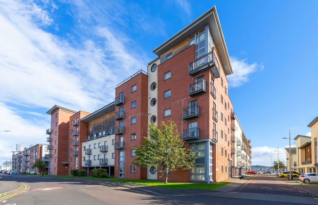 Twin Bridges - Quayside Penthouse - Photo 3