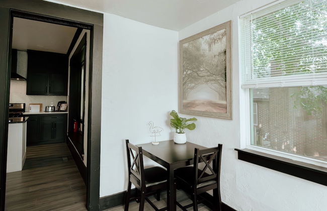 Cozy 6BR Home Near Plaza Dist -sleeps 15 - Photo 23