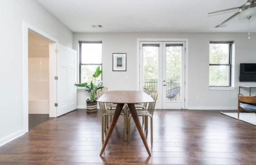 CozySuites Music Row Stunning 2BR -free parking 35 - Foto 24