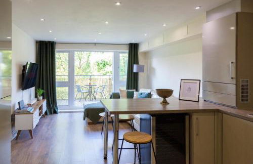 Balcony View, Fitzroy Court, 2 Bed Apartment, 2 Bathroom - High Wycombe - Foto 9