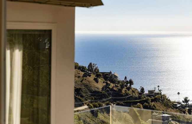 Castlewood by Avantstay Malibu Cliffside + View - Photo 45
