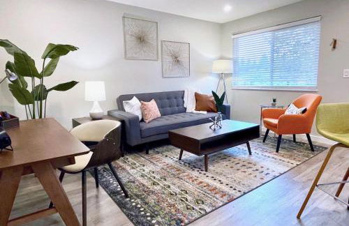 Bright Top Floor-King Bed-Parking-Fast Wi-Fi - Foto 27