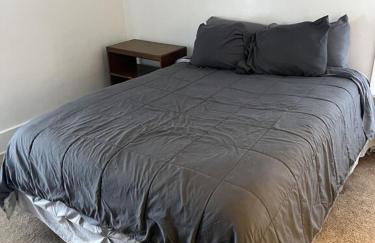 420 friendly 3 bedroom upstairs apartment - Foto 12