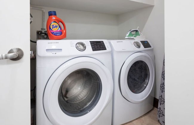 Sosuite 2BR Penthouse w W D Gym On-site Bar - Photo 24