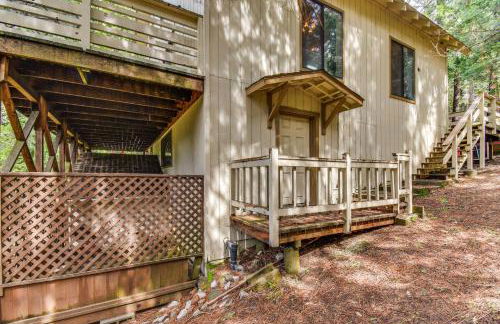 2 Mi to Mi-Wuk Village Cabin with Large Deck - Foto 23