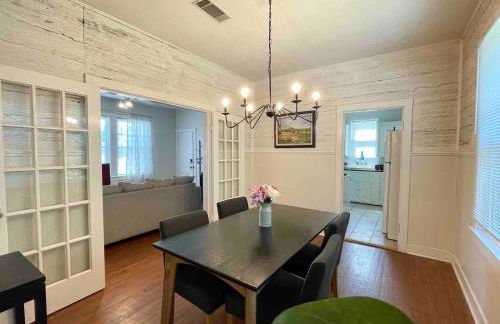 Historic & Chic Beaumont Getaway - Photo 18