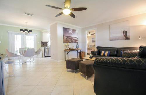 Charming 2 BR home minutes from Siesta Key beaches - Destination Paradise - Foto 24