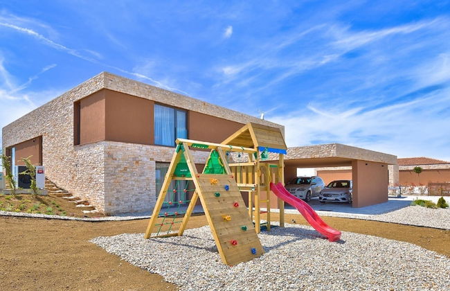 Enticing Holiday Home in Brtonigla with Hot Tub - Photo 25