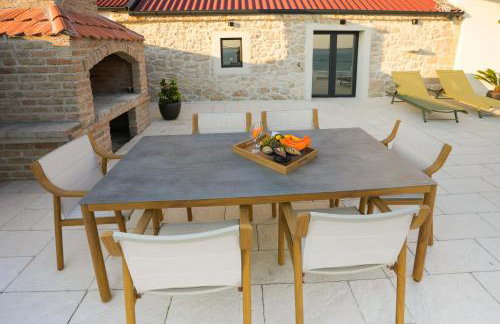 Newly built Villa MarVista with 4 bedrooms,infinity pool & stunning sea and mountain views - Photo 38