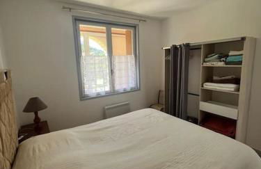 Appartement les Mésanges en rez de jardin -terrasse-2 chambres-parking - Foto 19