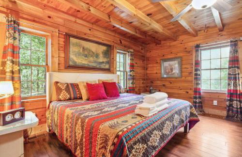 Cabin Bliss - Just 1 Mile from Lake Lanier - Foto 8