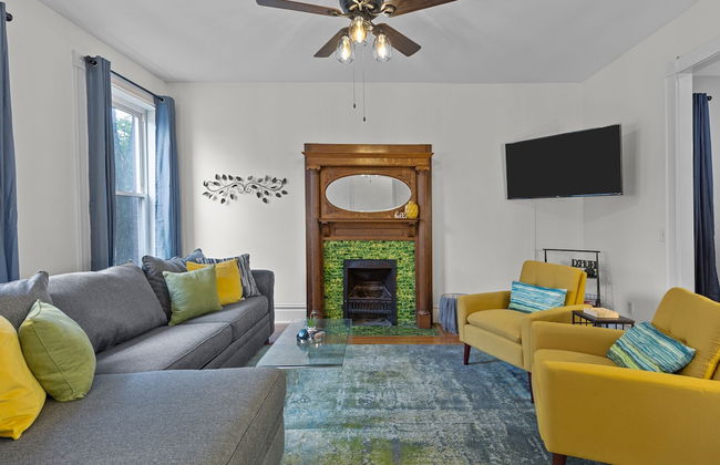 Lovely Historic Home in St Louis - JZ Vacation Rentals - Photo 10