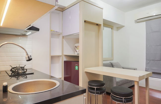 Pleasurable 2BR at Podomoro Golf View Apartment near Tol Cimanggis - Photo 7