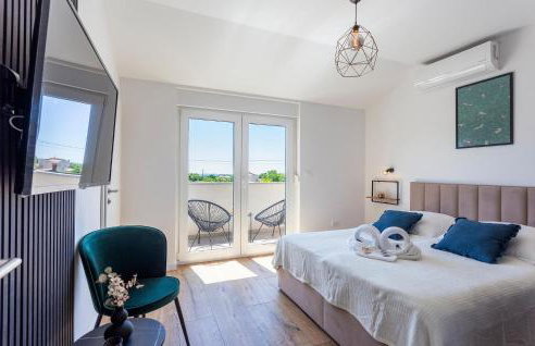 4 Bedroom Cozy Home In Marcana - Foto 28