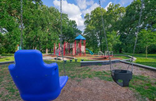 Northside FAMLYNEST Lincoln Sq 4BR 2BA 2P Rare find - Photo 50