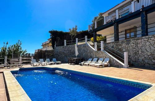 Tranquil Villa with Private Pool & views - Foto 1