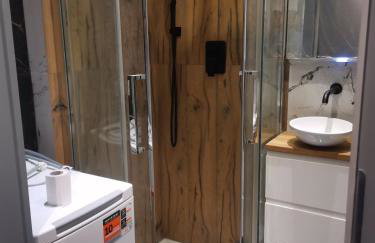 Niesamowita nowoczensa kawalerka w centrum kmicica - Foto 17