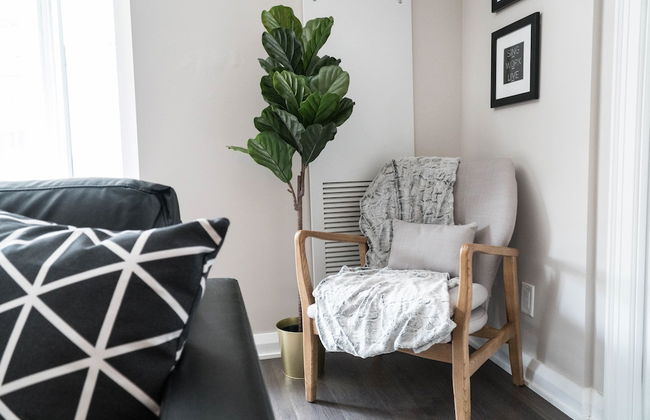 QuickStay Yorkville Condo - Yonge & Bloor - Photo 14