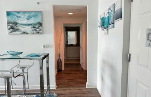 Luxury Oasis Suite - Photo 8