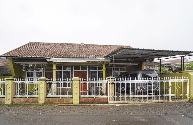 Hotel O Eco Tourism Desa Cipada Bukit Senyum Homestay Syariah - Photo 33