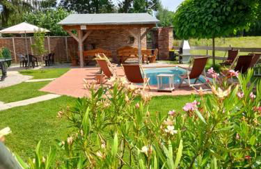 Ferienhaus auf einer Ebene mit eigenem Garten, Sommerpool und Badefass - Foto 8