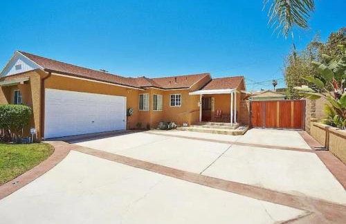 Stylish 4 Bedroom Home Near Venice Beach with Backyard BBQ - Foto 2