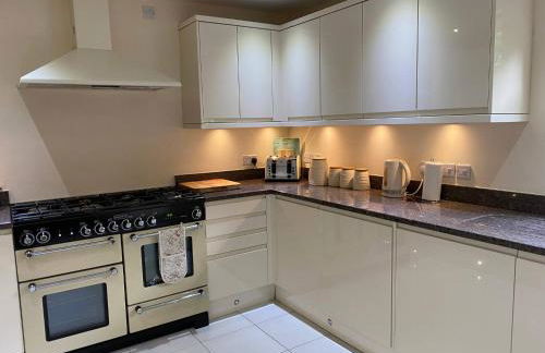 4 BR 2 Bathroom House Parking Garden St Neots Town Centre - Foto 36