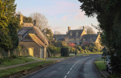 Campden Place - 2 Bed Home in Central Chipping Campden - Photo 24