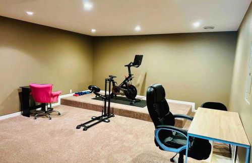 The Falmouth Villa with Peloton Bike - Foto 8