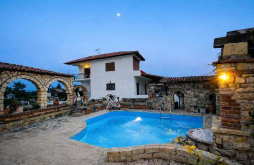Saltos Village House - Peaceful Poolside Retreat - Foto 22