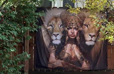 Tree House 6 bedrooms, 2 blocks from everything - Foto 41