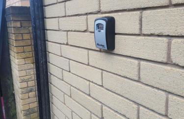 Cosy newly built Self-contained garden flat - Foto 3